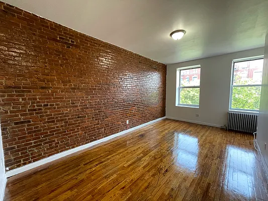 Rented by SAFEGUARD REALTY PARTNERS LLC | media 18