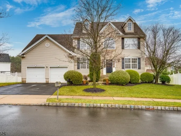 100 Timberhill Dr, Franklin Twp., NJ 08823