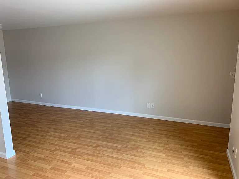 Campbell Square Apartments — Photo 10