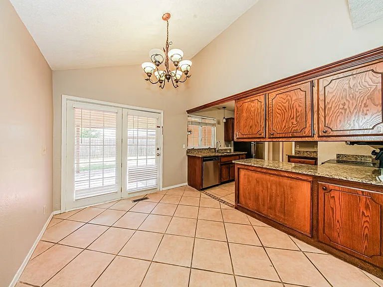 8117 Turtle Dove Dr — Photo 6
