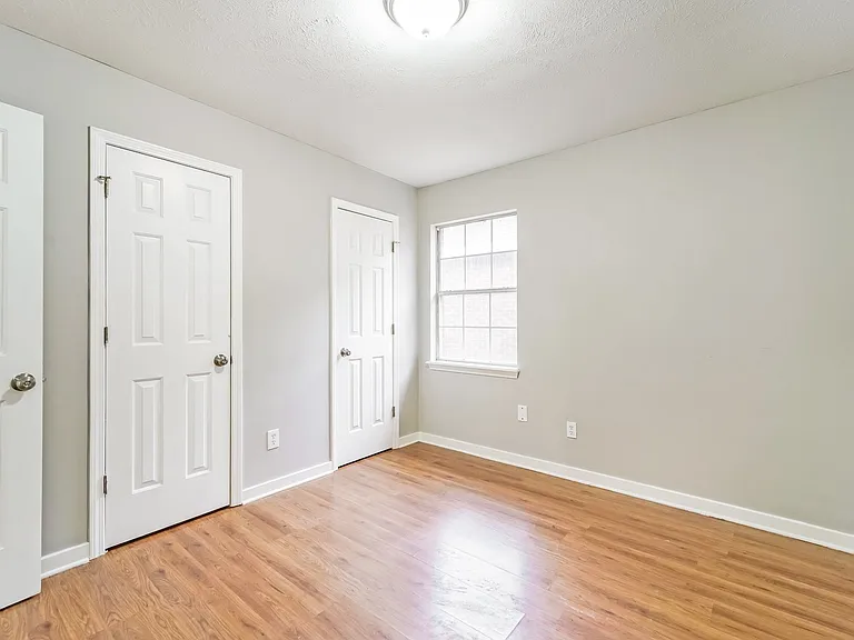 1659509_027_bedroom_13481492.jpg