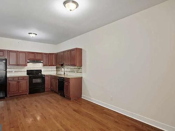 3rd image of 1911 Wharton St #3