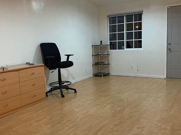 5th image of 143 N Backton Ave
