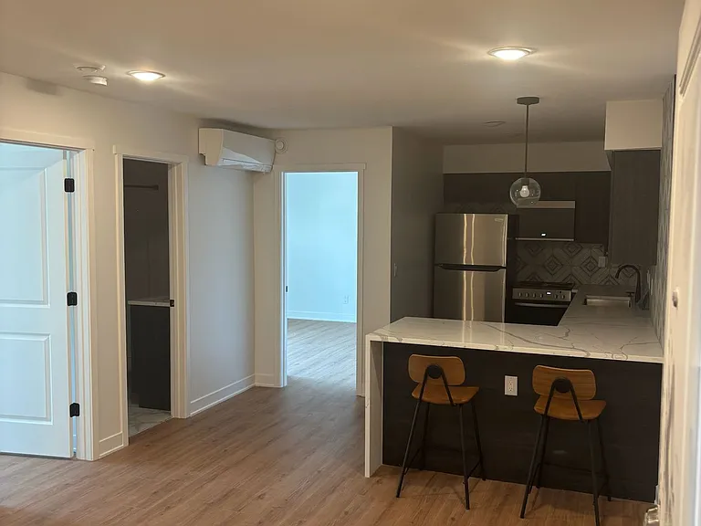 Rosewood Commons — Photo 4
