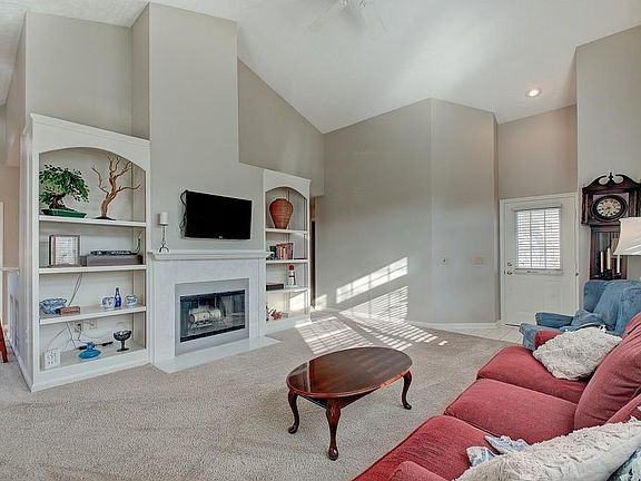 2nd image of 17898 Albany Ct