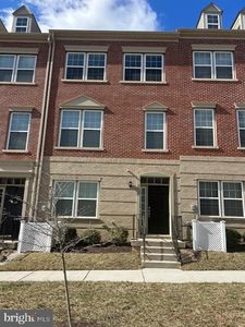 7868 Crescent Park Dr, Gainesville, VA, 20155