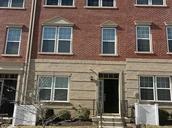 7868 Crescent Park Dr, Gainesville, VA 20155