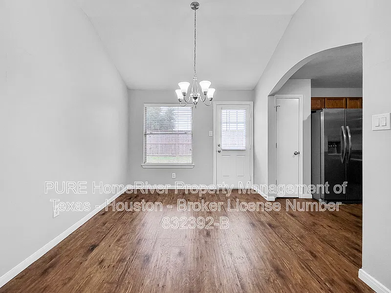 3 bed, 2.0 bath, 1284 sqft, $1,845 — Photo 4