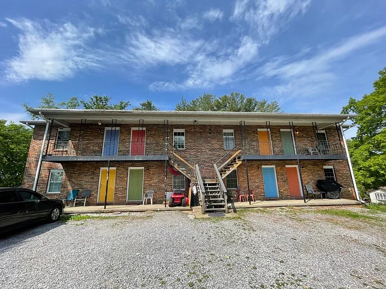 116 Highland Ave — Photo 1