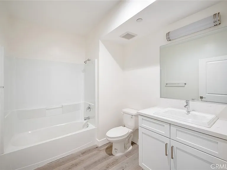 14526 Hartland St #103 — Photo 12