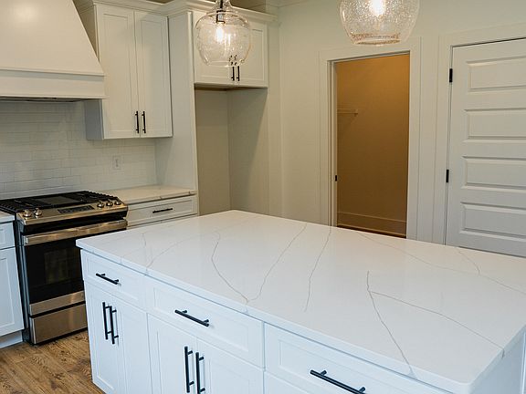 5th image of 8669 Woodbury Acre Ct