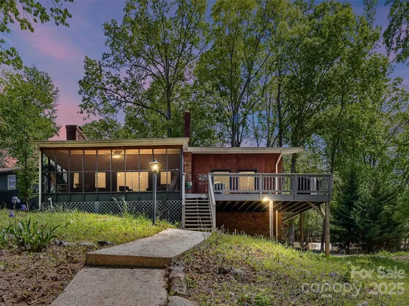 1278 Island Creek Dr, Troy, NC 27371