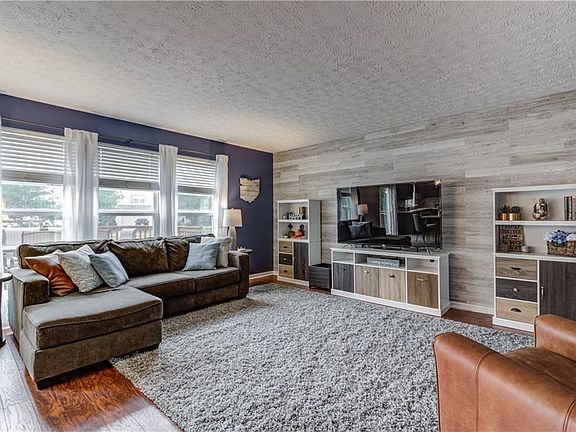 4th image of 9567 Taberna Ln