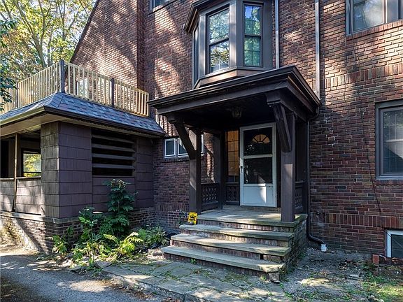 2nd image of 1287 Oakridge Dr