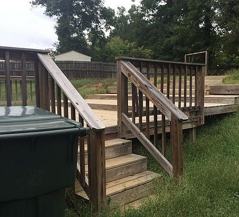 5th image of 2807 Geneva Dr