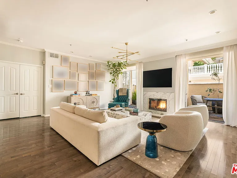 930 N Doheny Dr #103 — Photo 3