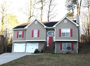 470 River Overlook Dr, Lawrenceville, GA 30043