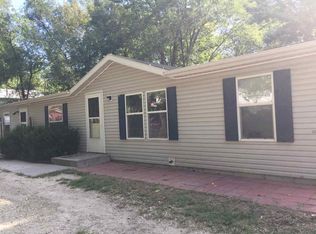 411 1st St, Saint George, KS 66535