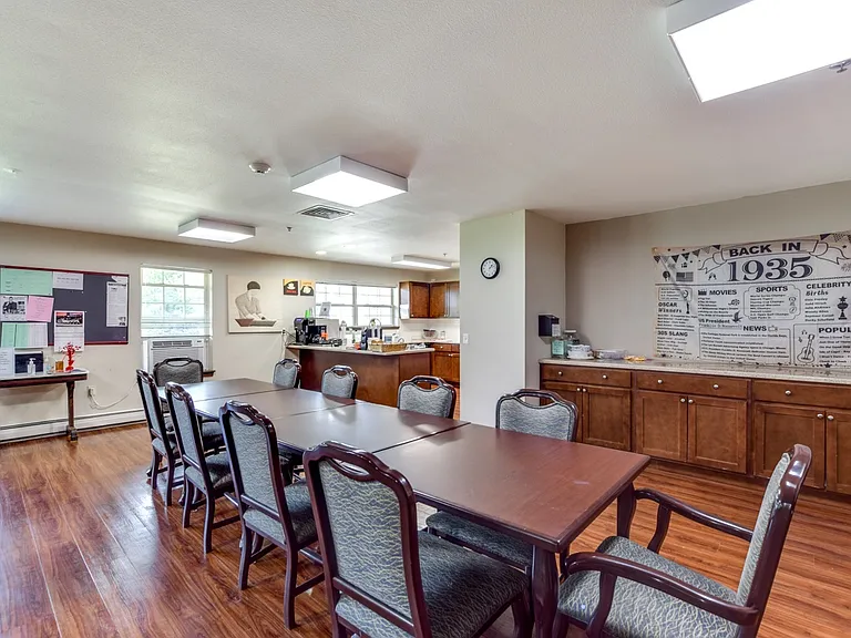 Rosewood Villas - Senior — Photo 22