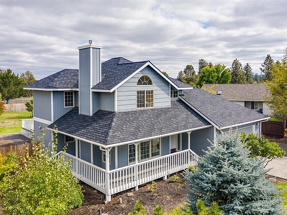 2nd image of 61160 Cottonwood Dr