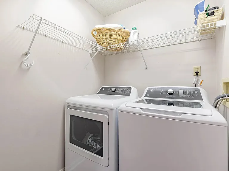 3904 Vantage Pl — Photo 10