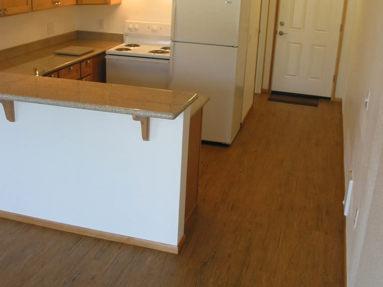 2 bed, 1000 sqft, $1,800 — Photo 2