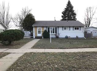 417 19th Ave SW, Minot, ND 58701