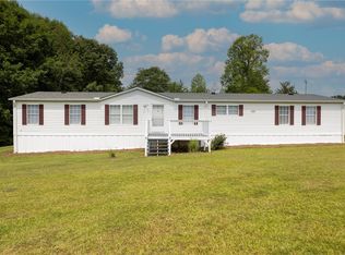 101 Mountain Estates Rd, Pickens, SC 29671