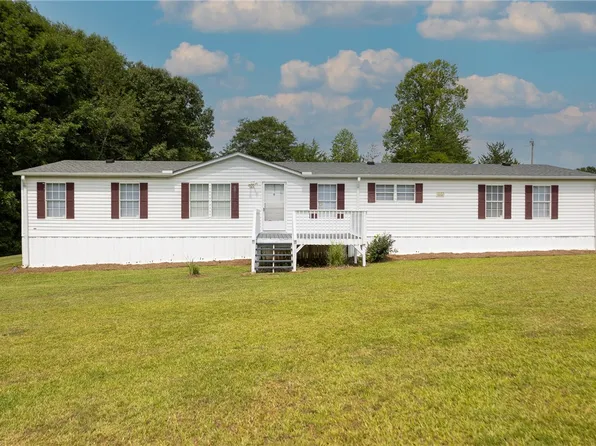 101 Mountain Estates Rd, Pickens, SC 29671