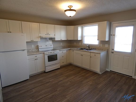 3rd image of 3634 Barfield Crescent Rd