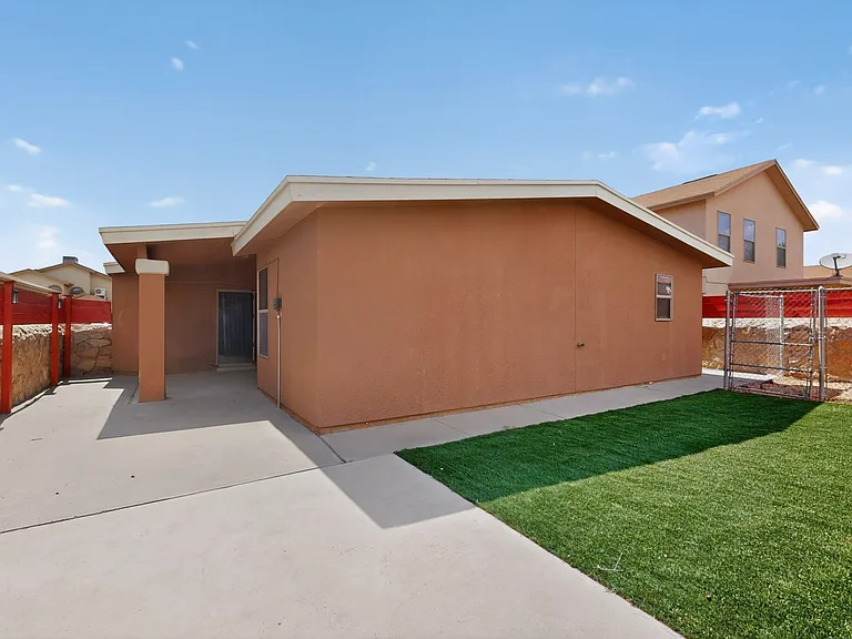 2304 Honey Dew St — Photo 34