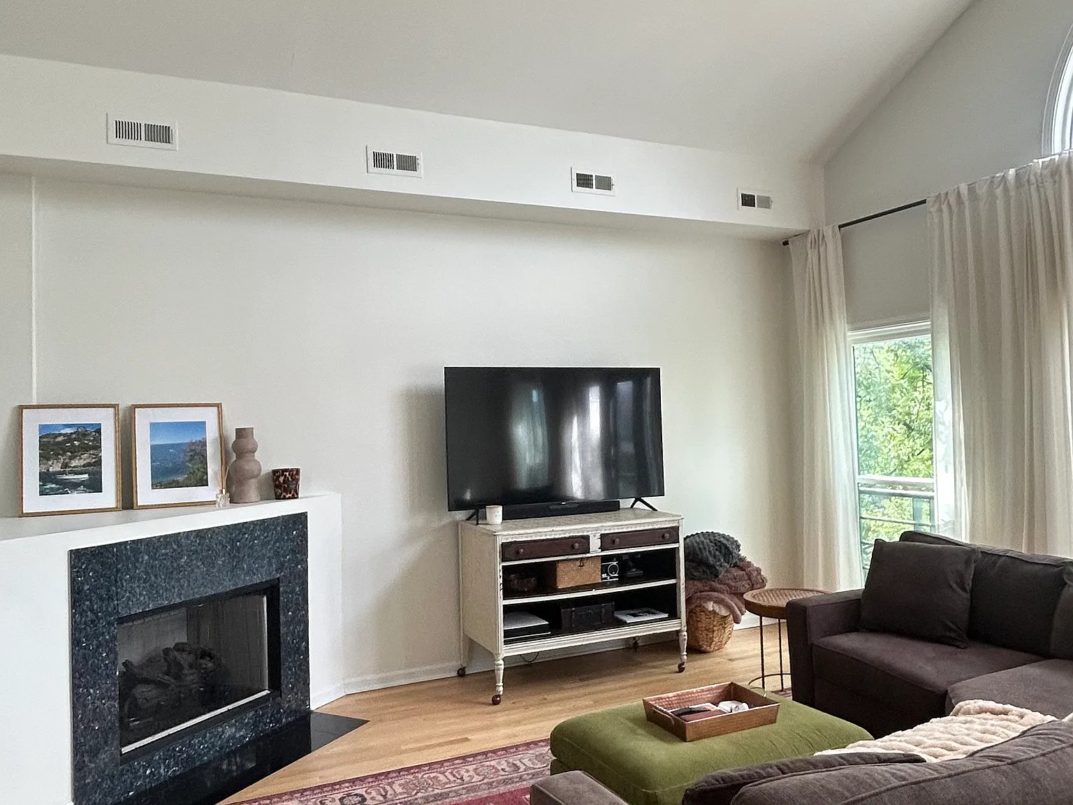 2 bed, 1410 sqft, $4,500 — Photo 2