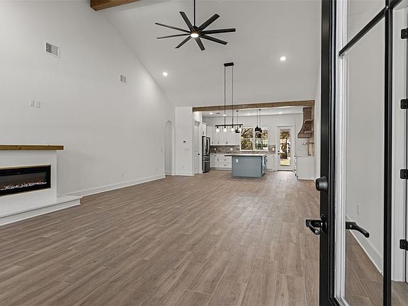 4th image of 10077 LORETTO ST