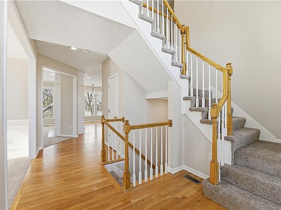 5th image of 12131 Goodman St