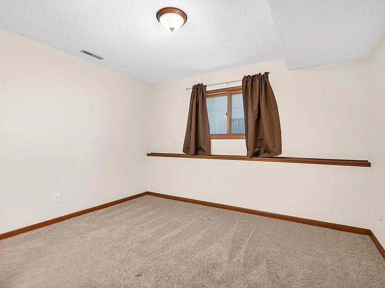 1410 Allison Dr — Photo 14