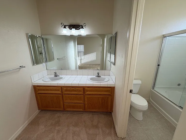 1446 Holly Ave — Photo 18