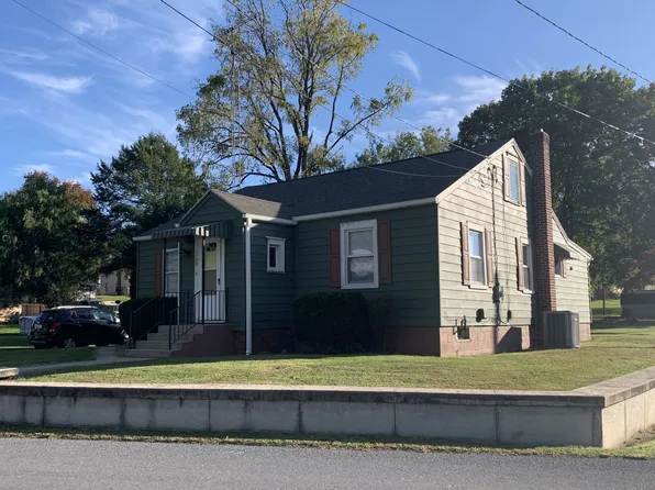 1122 Garver Ln, Chambersburg, PA 17202