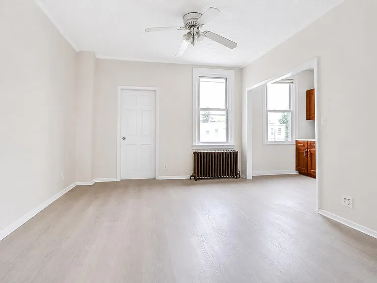 69th Pl — Photo 2