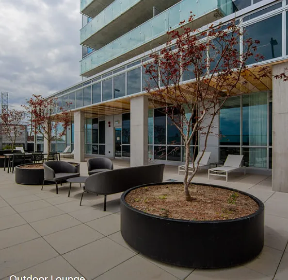 5249 Dundas St W — Photo 38