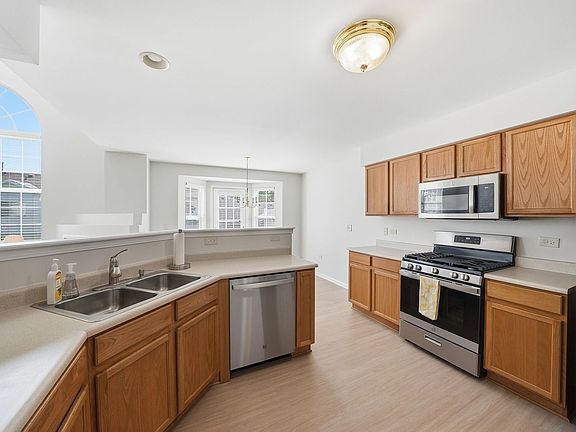 4th image of 58 Rolling Oaks Rd #B
