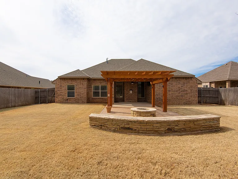 2124 Newbrook Dr — Photo 4