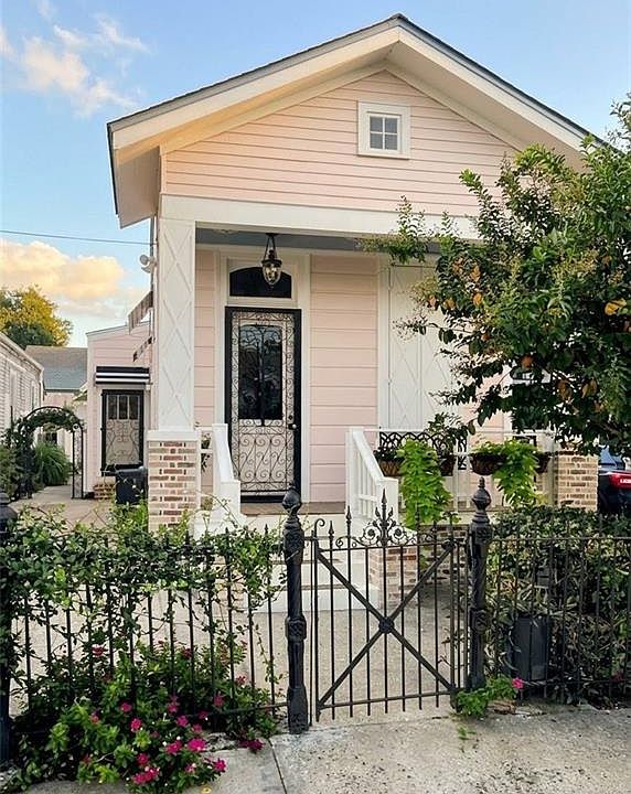 1st image of 4606 Constance St