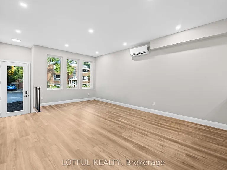 516 Tweedsmuir Ave #D — Photo 5