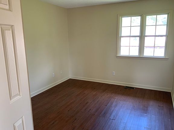5th image of 2166 E Valley Dr