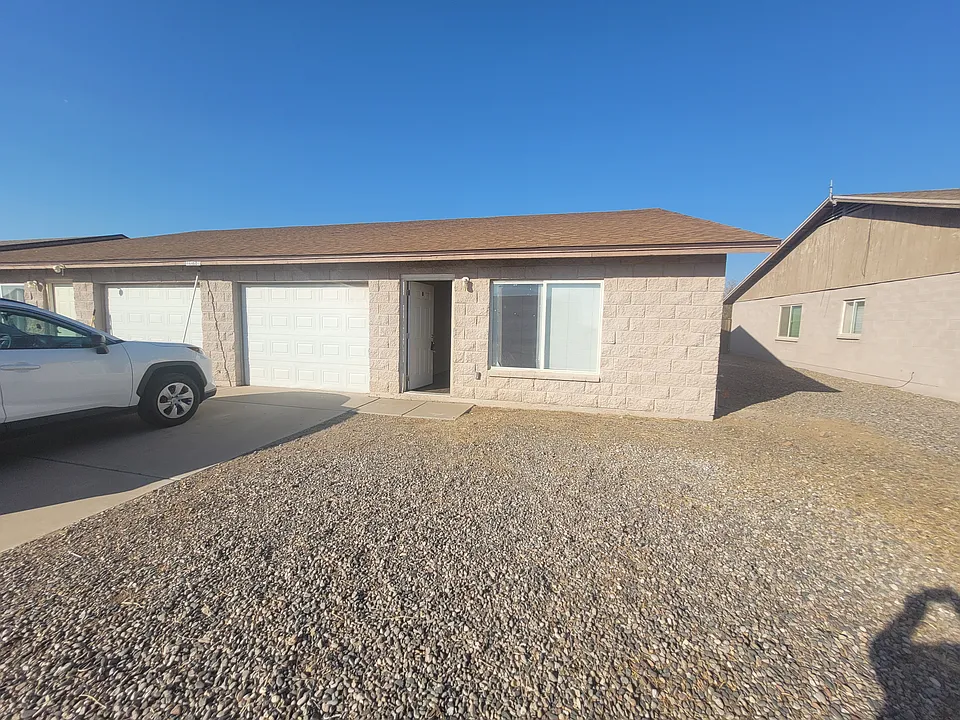 10880 W Carousel Dr