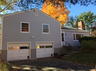 12 Riley St, Easthampton, MA 01027