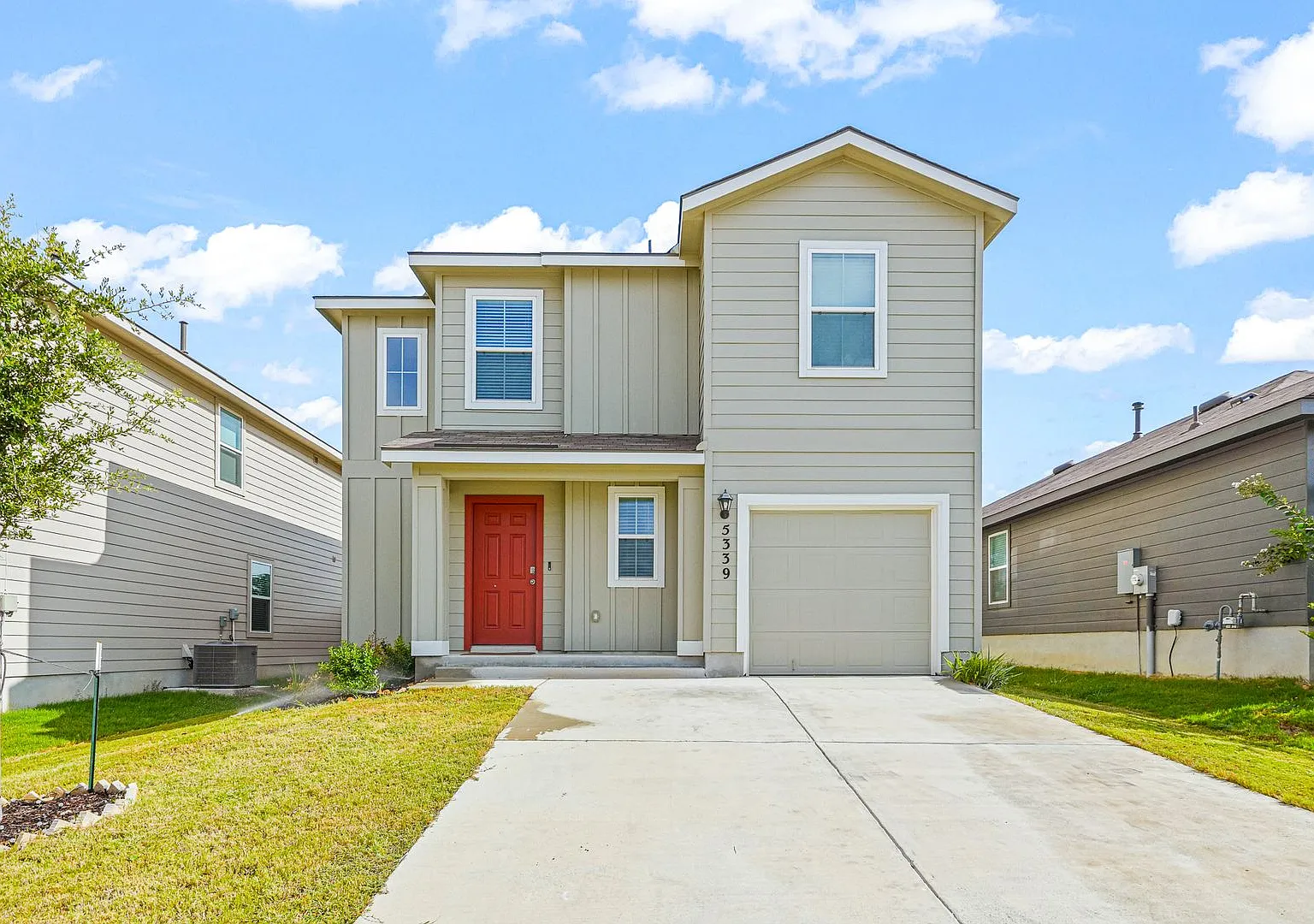 Modern 2023 Home in Riverstone at Westpointe Near Lackland AFB! — Photo 1