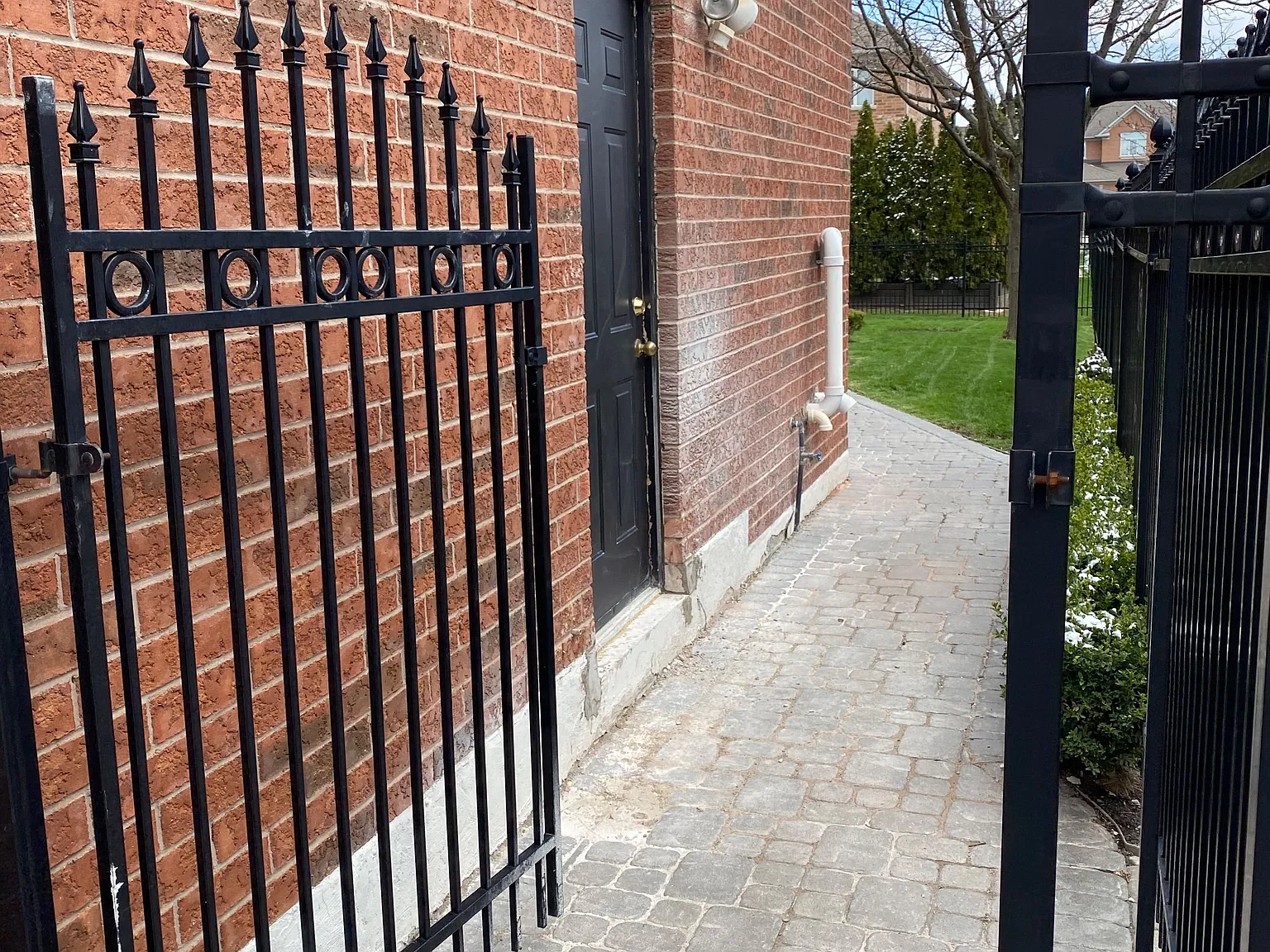 2 bed, $2,000 — Photo 3