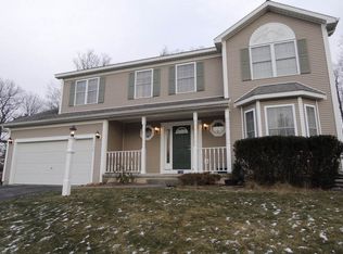 1134 Clute Crest Ln, Niskayuna, NY 12309