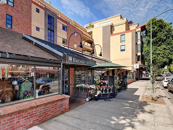 2nd image of 1620 NE Broadway St Ste 228